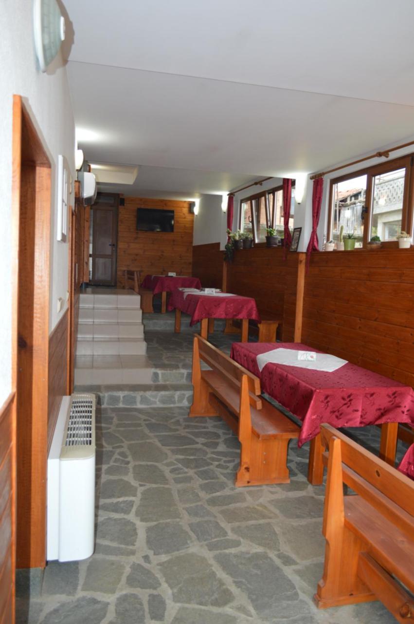 Baba Dora Guesthouse Dobrinishte Exterior photo